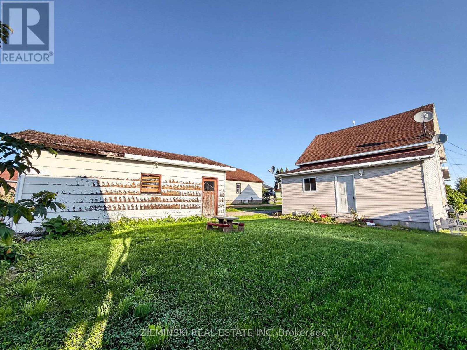 85 Marion Street, Iroquois Falls, Ontario  P0K 1G0 - Photo 3 - T13867274