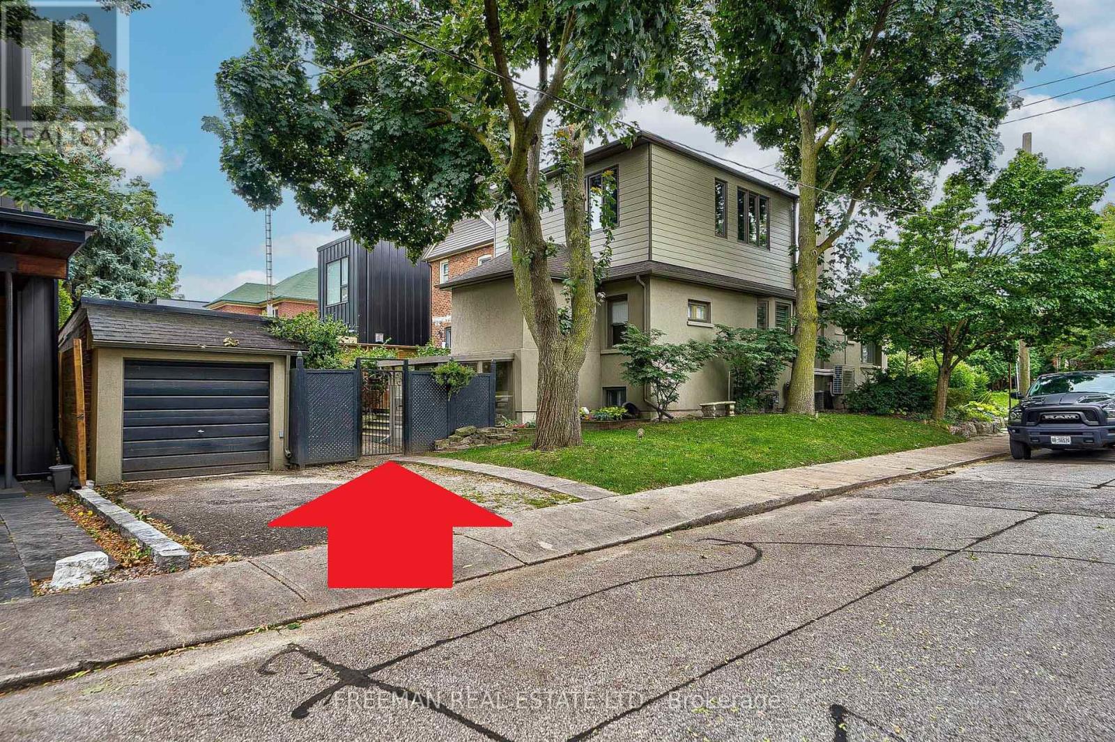 B - 351 Windermere Avenue, Toronto, Ontario  M6S 3L1 - Photo 19 - W13746336