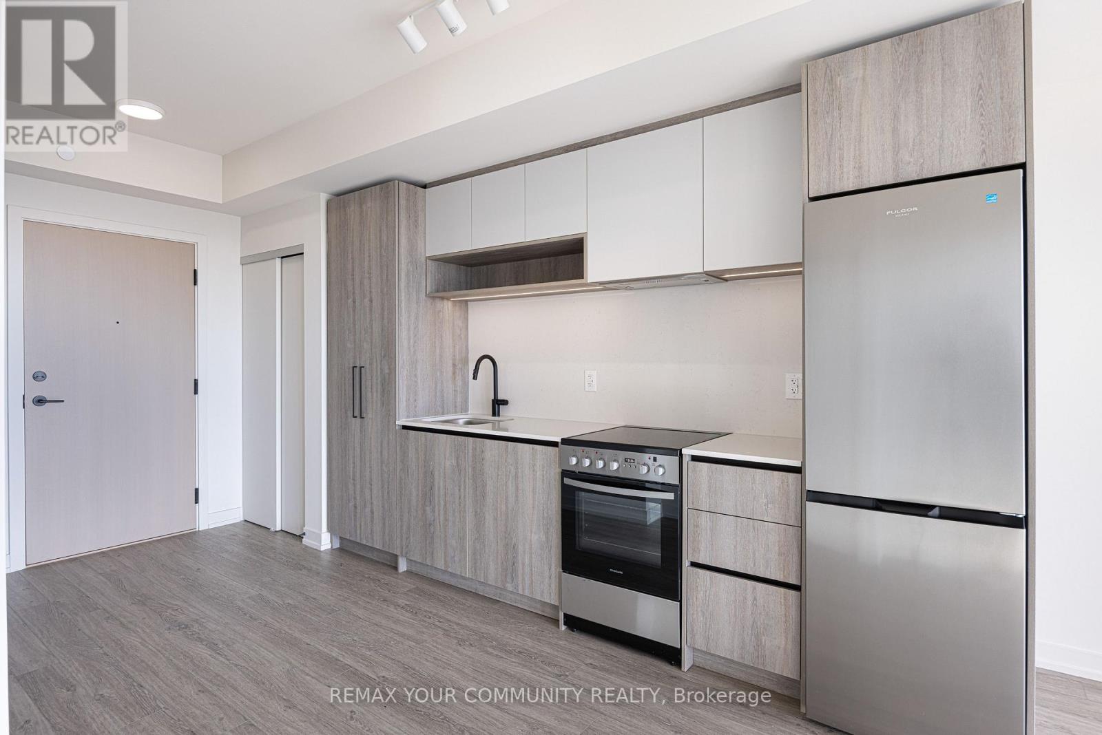 1005 - 181 Sterling Road, Toronto, Ontario  M6R 2B2 - Photo 3 - C13867242