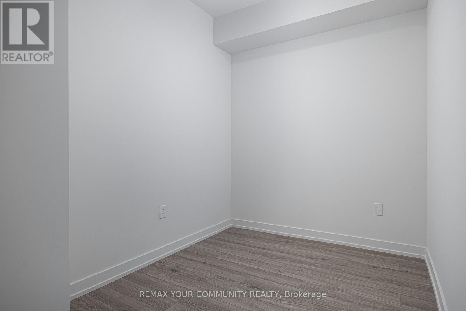 1005 - 181 Sterling Road, Toronto, Ontario  M6R 2B2 - Photo 5 - C13867242