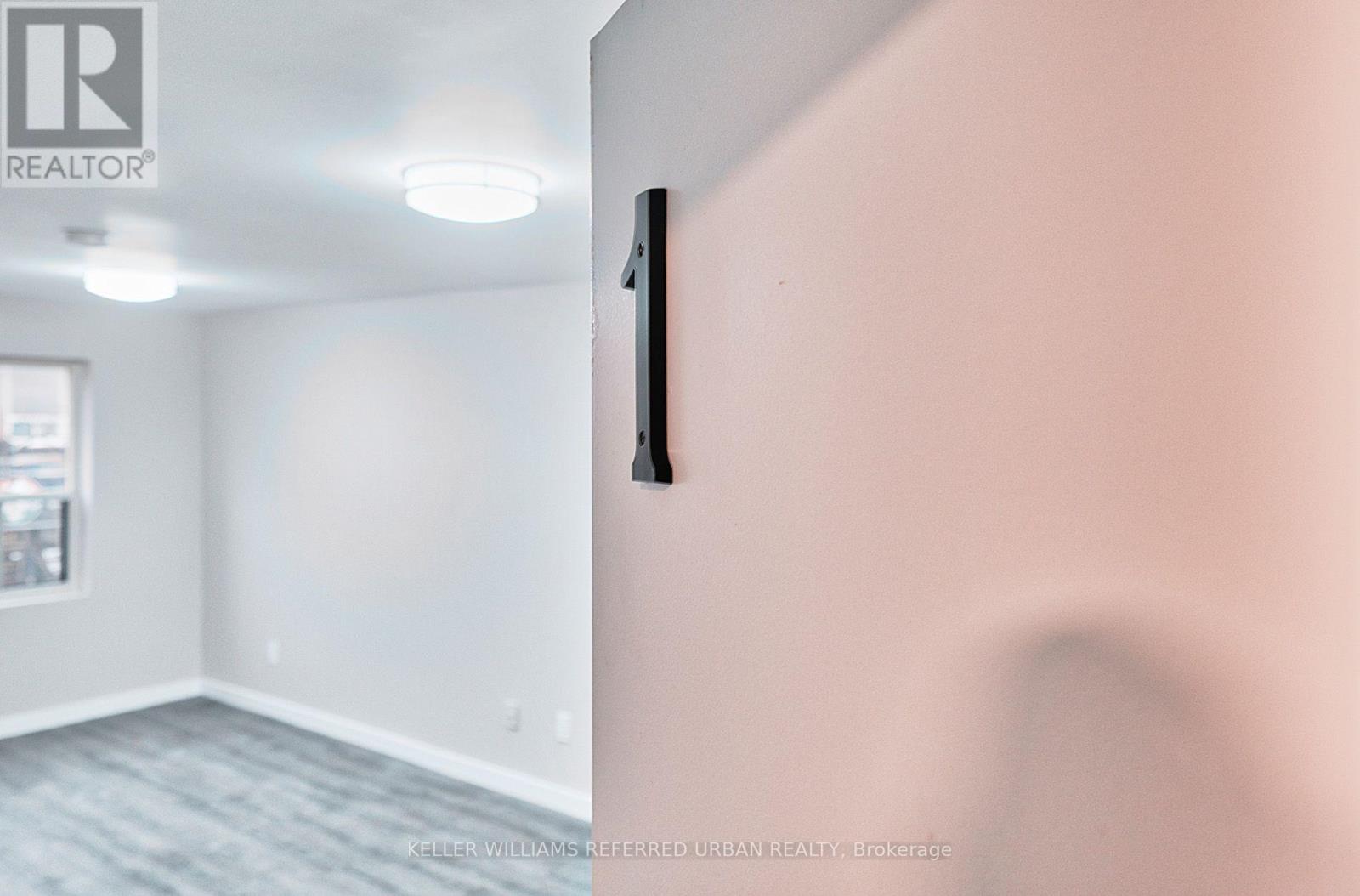 1 - 523 Bloor Street W, Toronto, Ontario  M5S 1Y4 - Photo 4 - C13867322