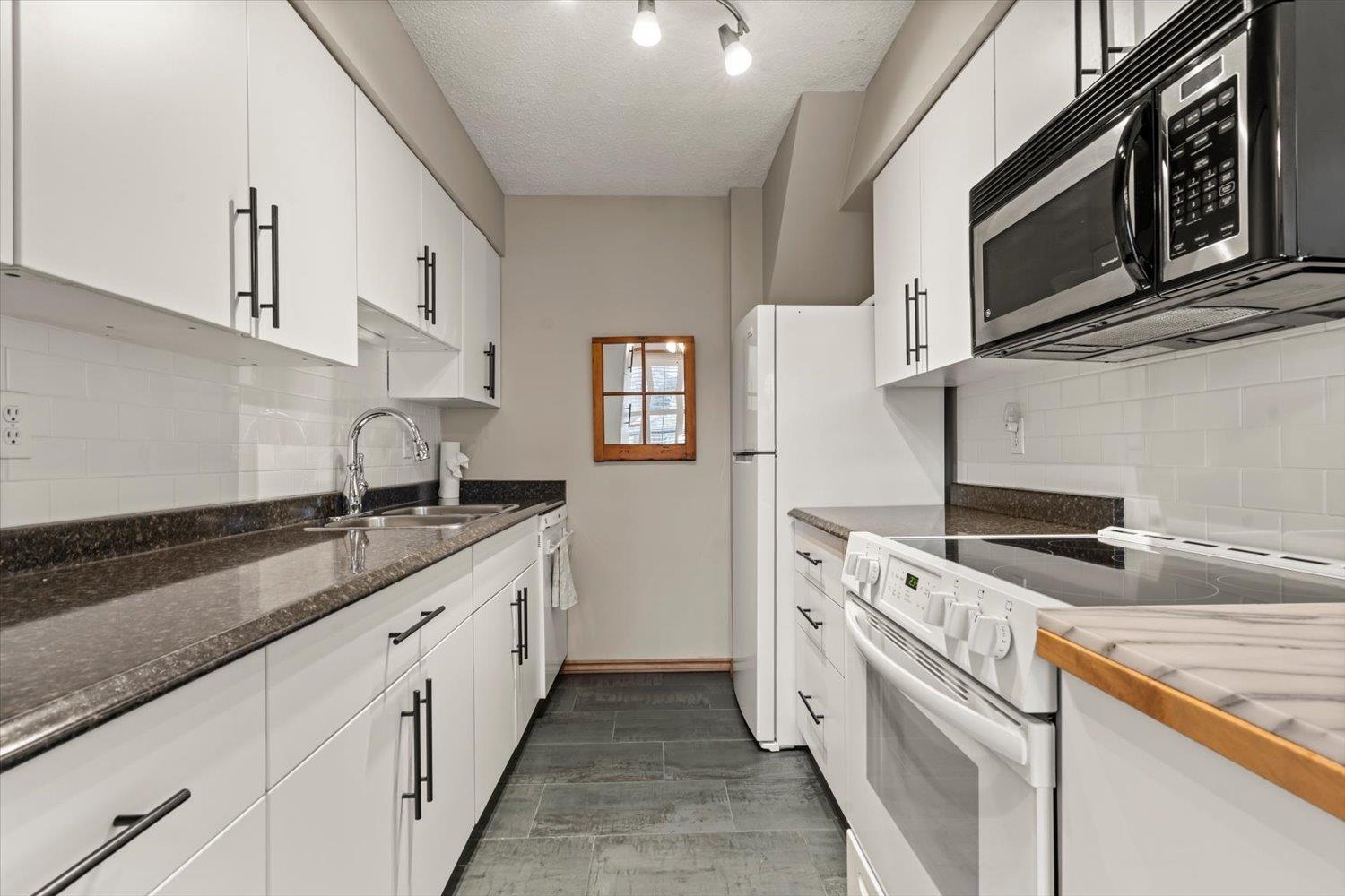 1 46085 GORE AVENUE|Chilliwack Downtown