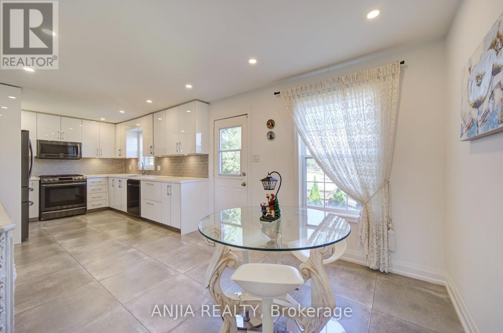 7 Hawtin Lane, Aurora, Ontario  L4G 7L4 - Photo 25 - N13867292