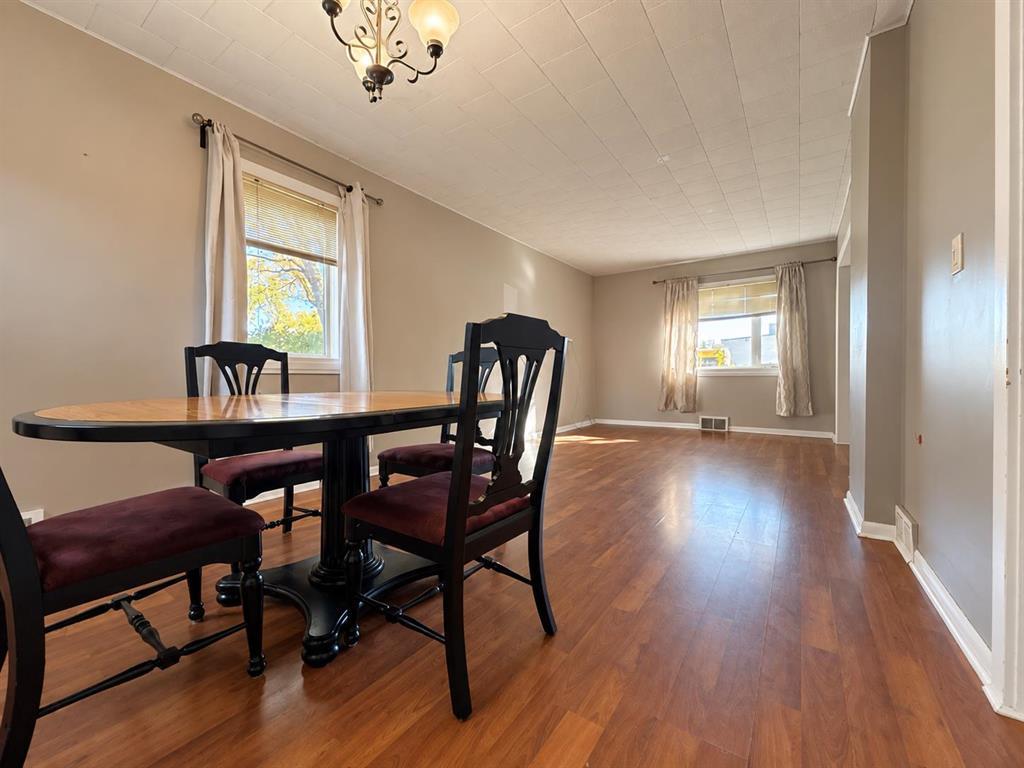 111 Lake Street S, Deloraine, Manitoba  R0M 0M0 - Photo 10 - 202624930
