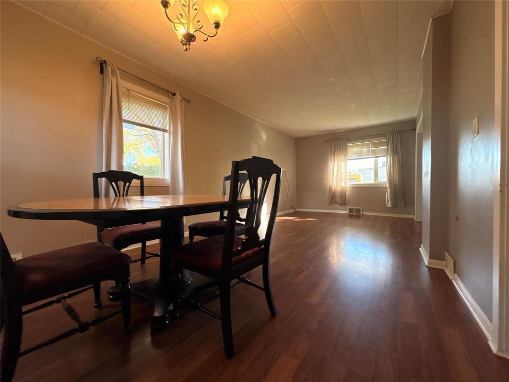 111 Lake Street S, Deloraine, Manitoba  R0M 0M0 - Photo 11 - 202624930