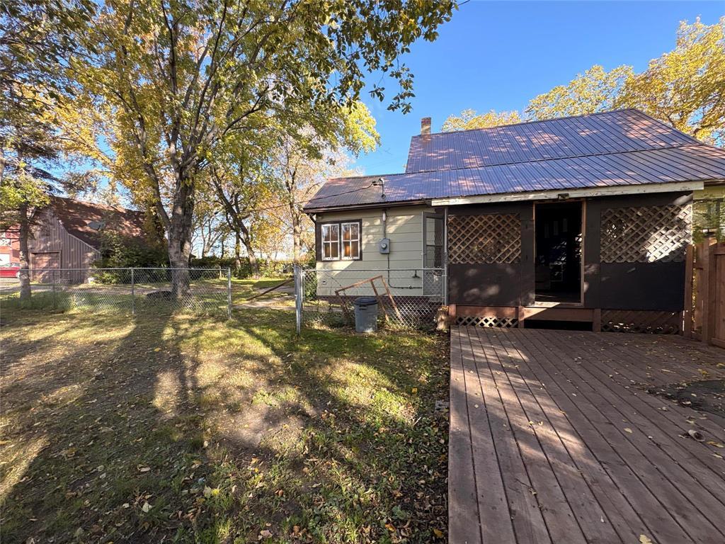 111 Lake Street S, Deloraine, Manitoba  R0M 0M0 - Photo 28 - 202624930