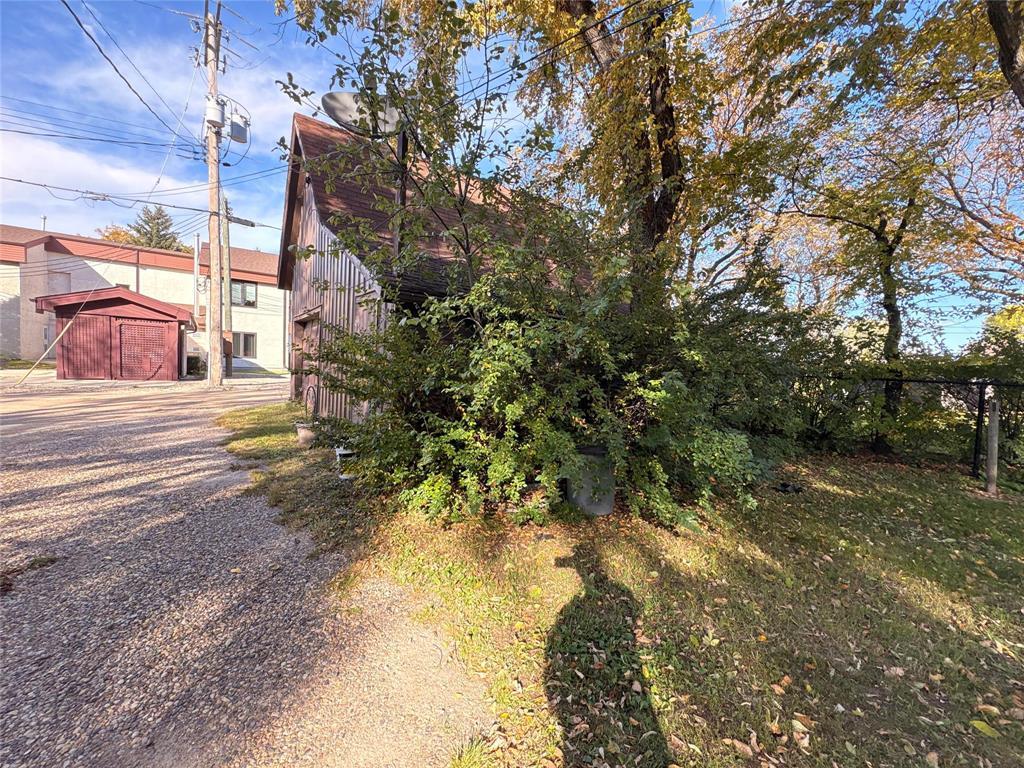 111 Lake Street S, Deloraine, Manitoba  R0M 0M0 - Photo 36 - 202624930