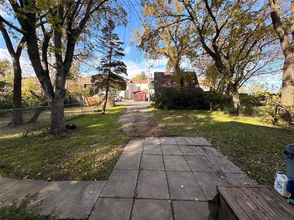 111 Lake Street S, Deloraine, Manitoba  R0M 0M0 - Photo 40 - 202624930