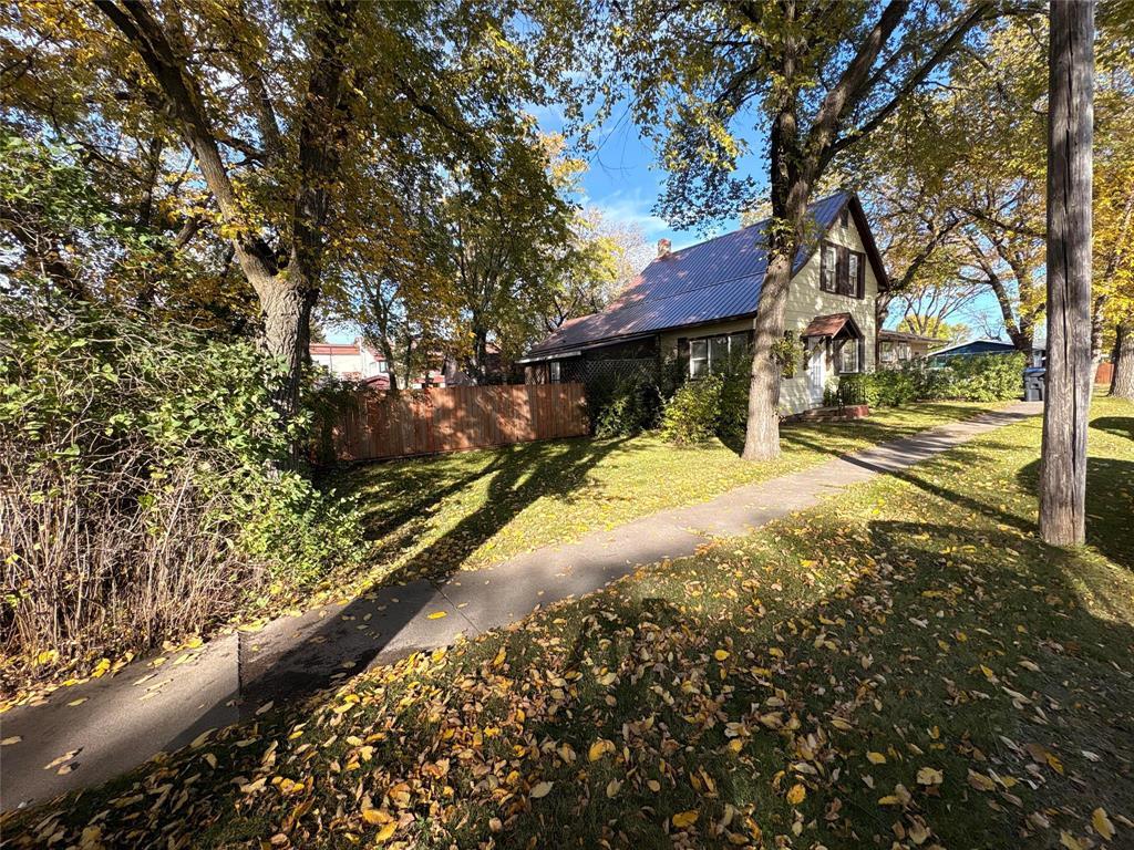 111 Lake Street S, Deloraine, Manitoba  R0M 0M0 - Photo 41 - 202624930
