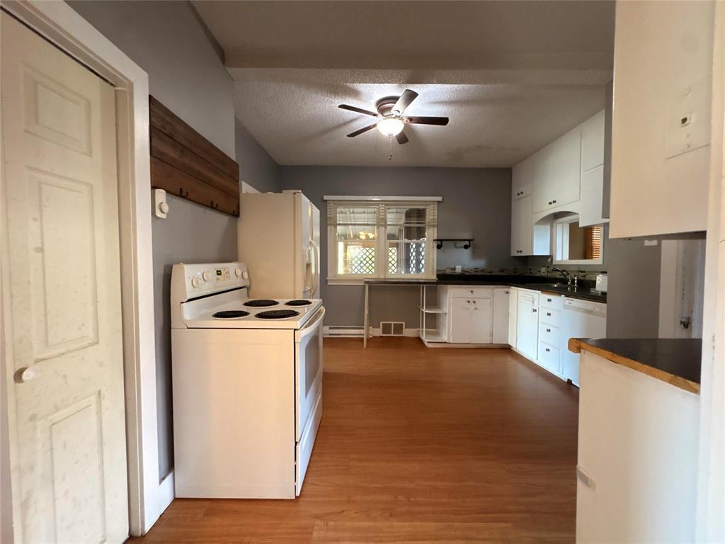 111 Lake Street S, Deloraine, Manitoba  R0M 0M0 - Photo 7 - 202624930