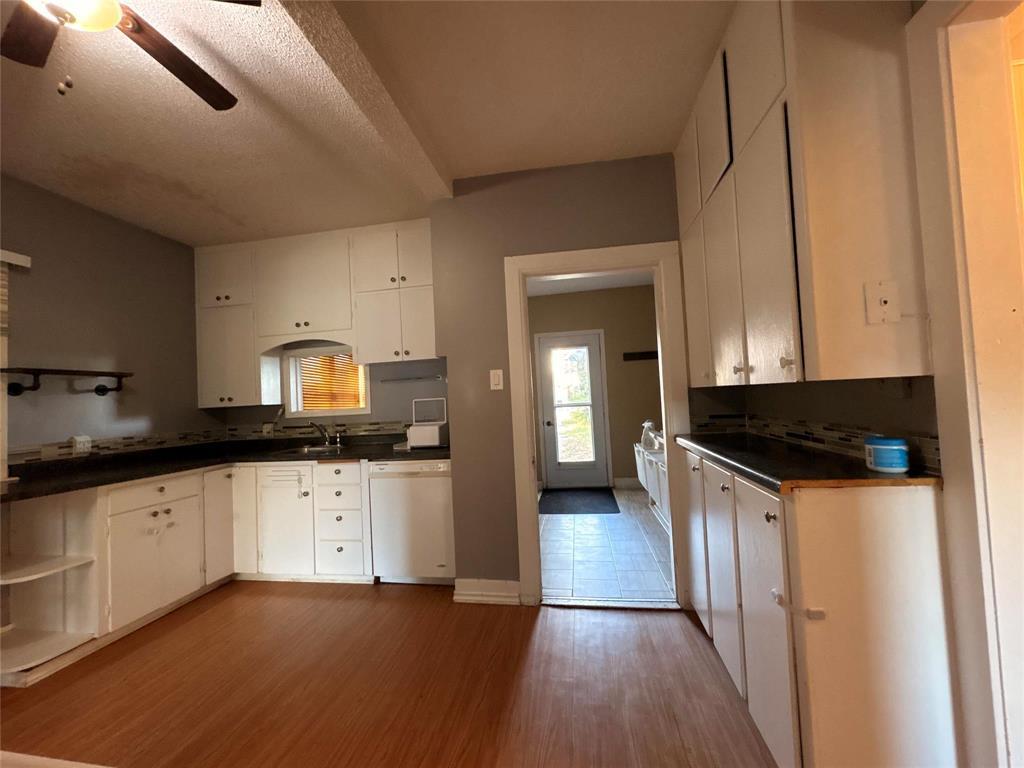 111 Lake Street S, Deloraine, Manitoba  R0M 0M0 - Photo 8 - 202624930