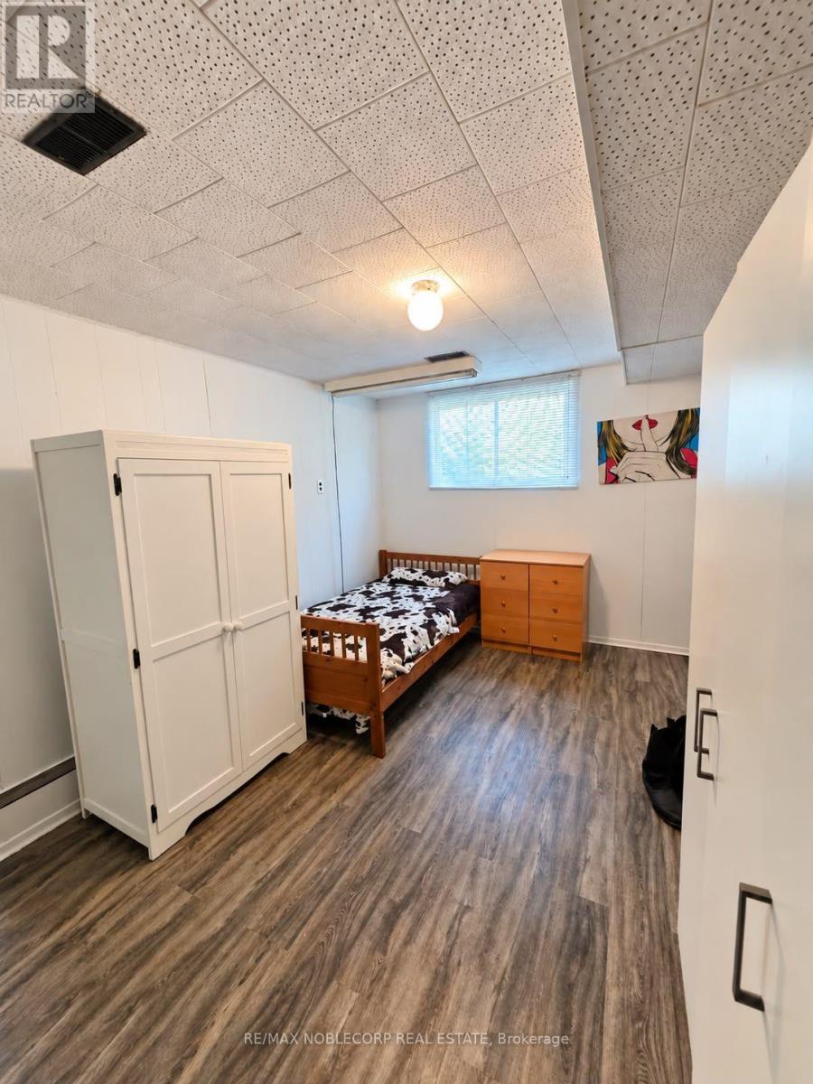 5 Conamore Crescent, Toronto, Ontario  M3J 1H2 - Photo 18 - W13866798