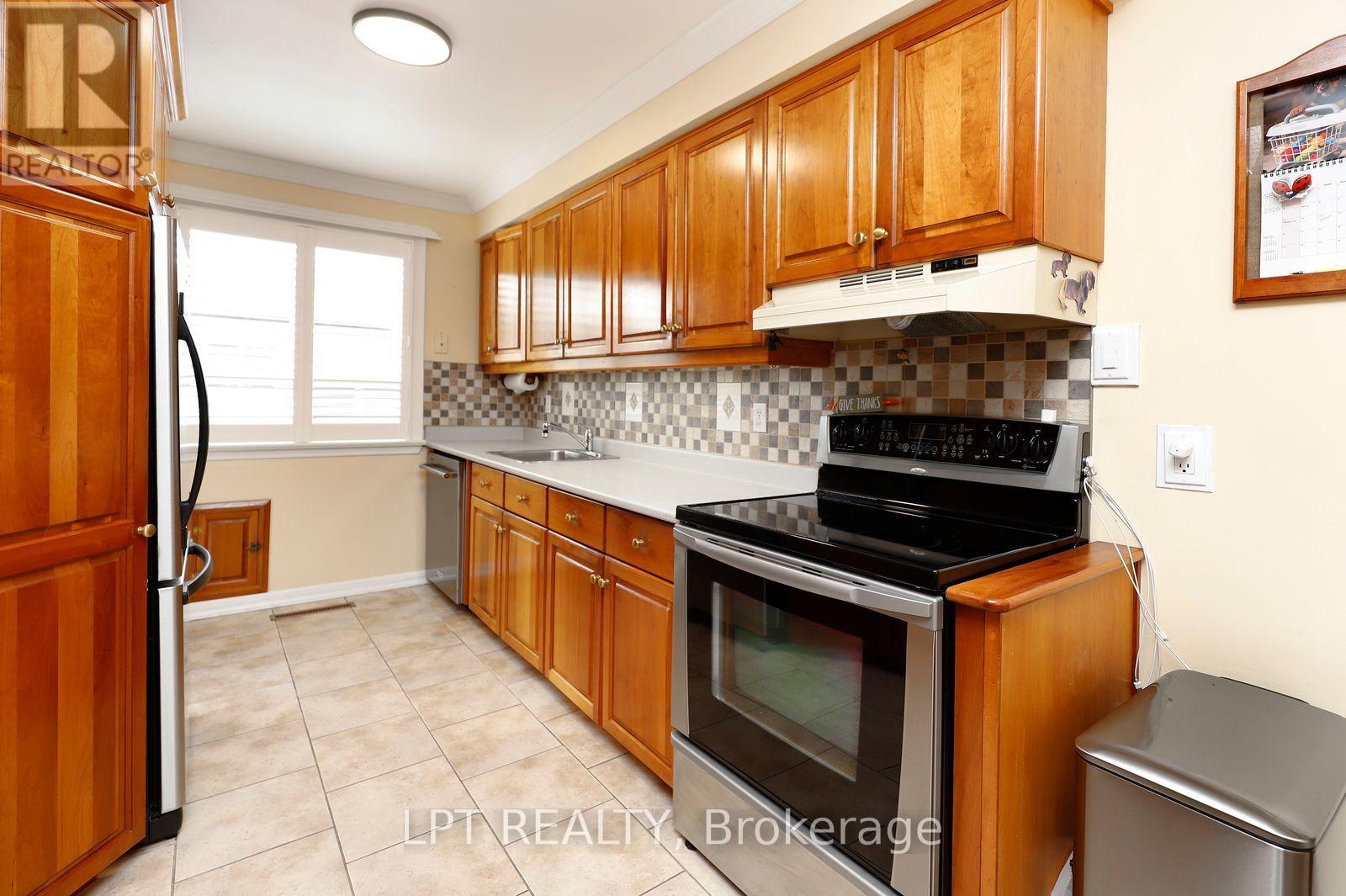 37 Mcgilvray Crescent W, Halton Hills, Ontario  L7G 1L7 - Photo 14 - W13867248