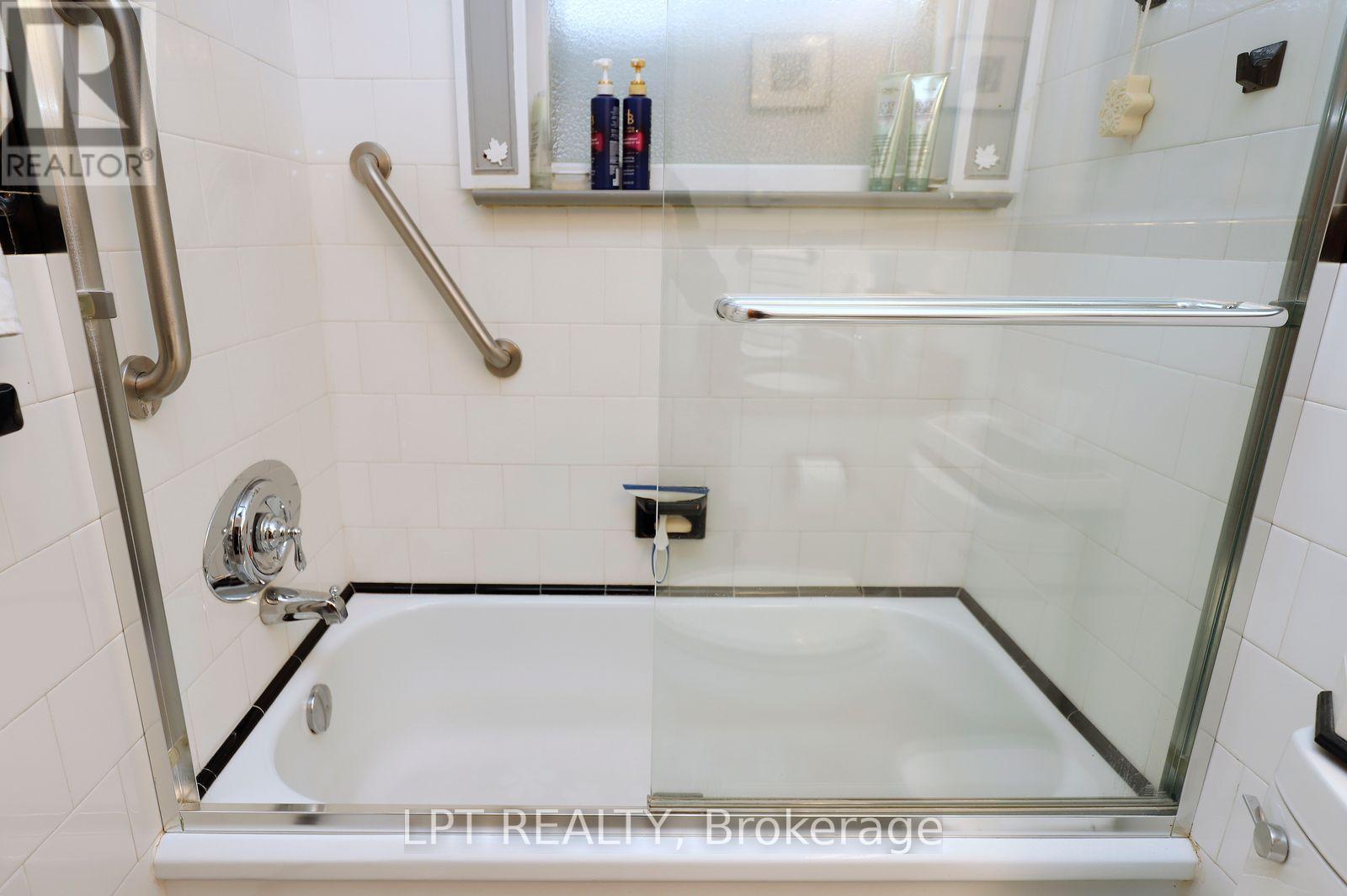 37 Mcgilvray Crescent W, Halton Hills, Ontario  L7G 1L7 - Photo 23 - W13867248