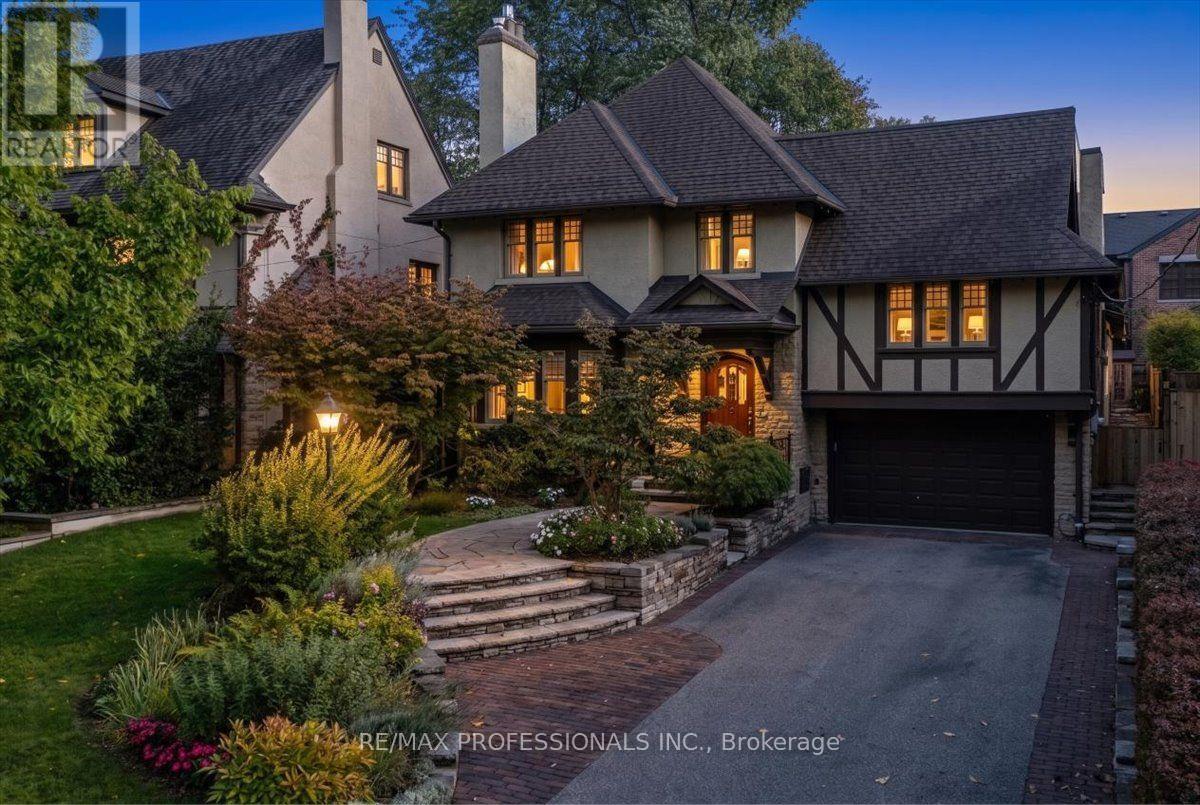 17 KING GEORGES ROAD, Toronto, Ontario