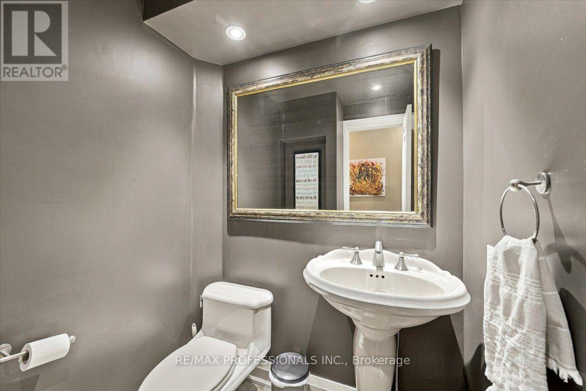 17 King Georges Road, Toronto, Ontario  M8X 1K7 - Photo 16 - W13867284