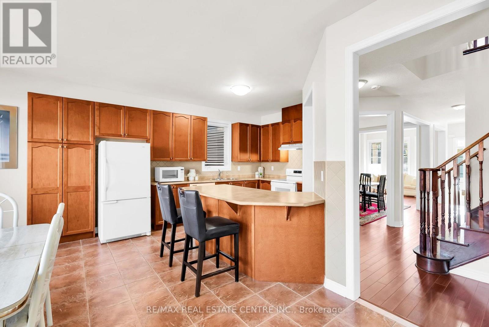 43 Delphinium Way, Brampton, Ontario  L7A 0N3 - Photo 11 - W13867350