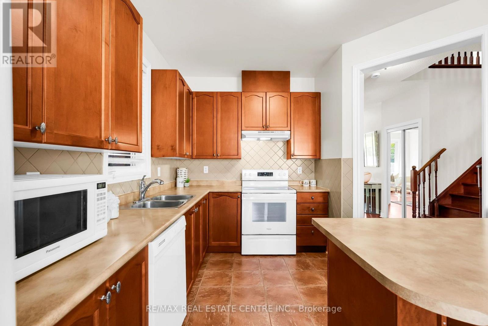 43 Delphinium Way, Brampton, Ontario  L7A 0N3 - Photo 14 - W13867350