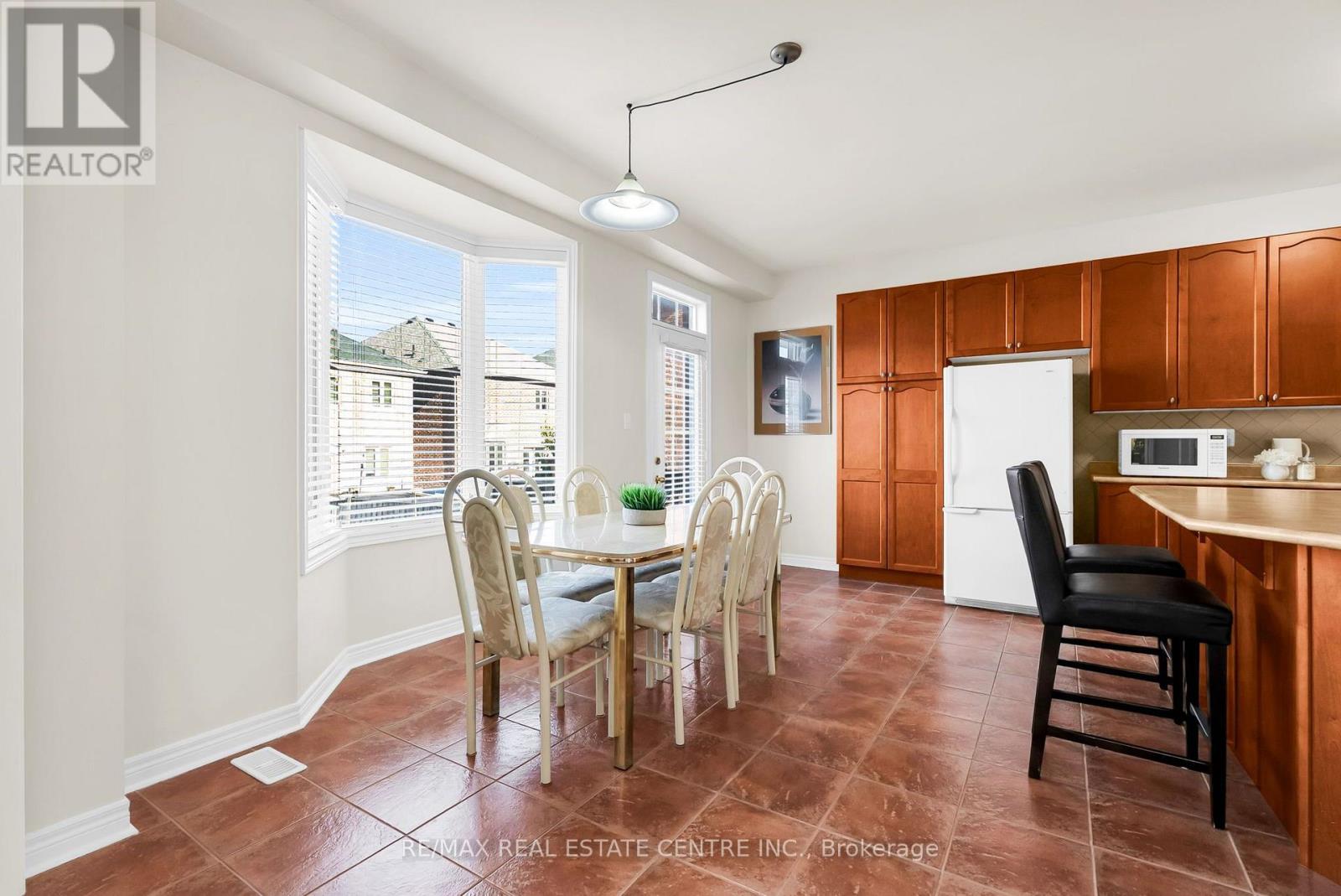 43 Delphinium Way, Brampton, Ontario  L7A 0N3 - Photo 17 - W13867350