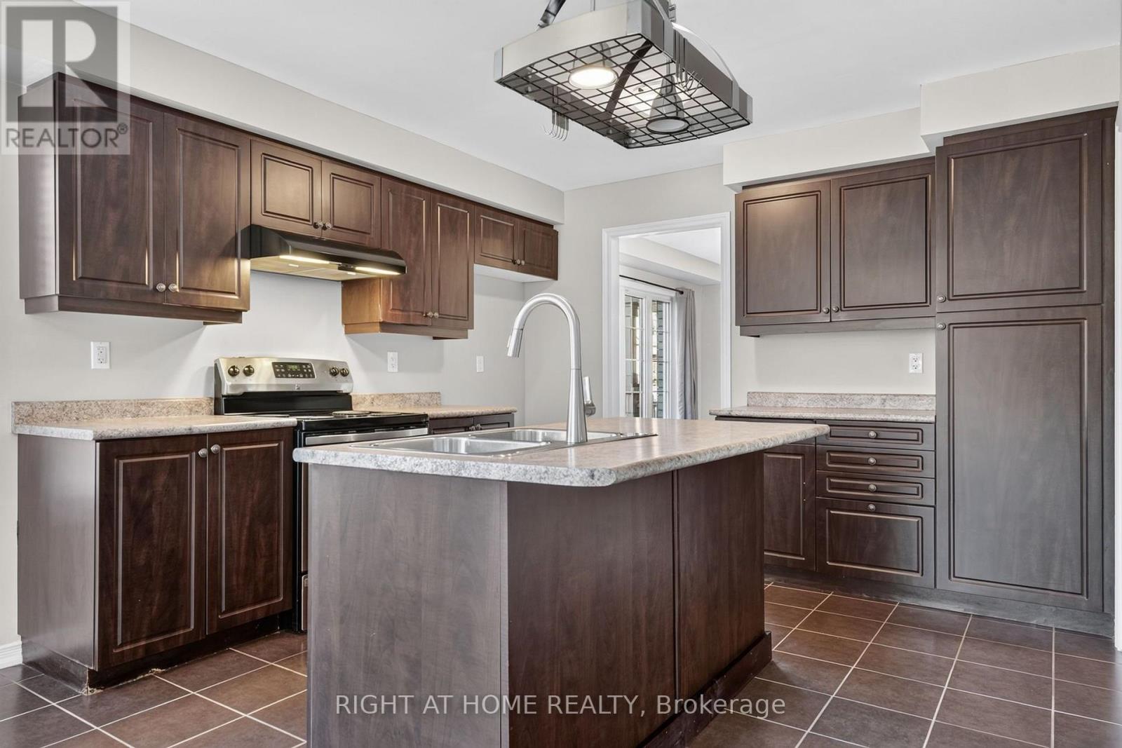 8460 Sweet Chestnut Drive, Niagara Falls, Ontario  L2H 0N2 - Photo 13 - X13867362