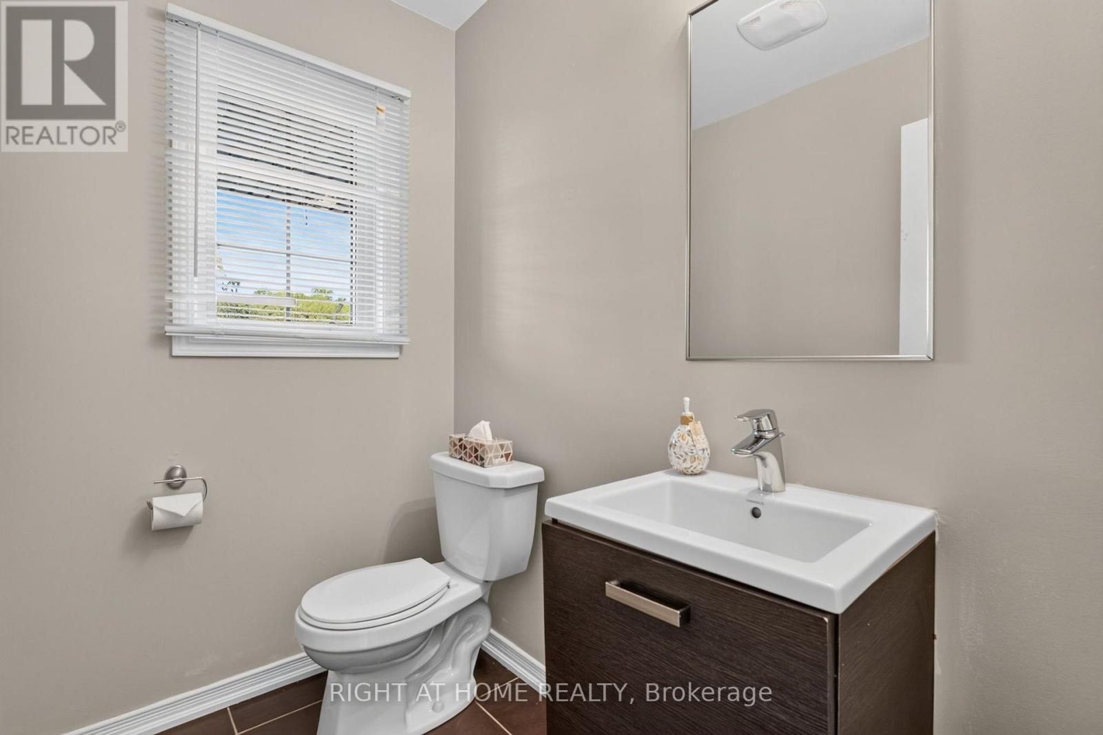 8460 Sweet Chestnut Drive, Niagara Falls, Ontario  L2H 0N2 - Photo 8 - X13867362