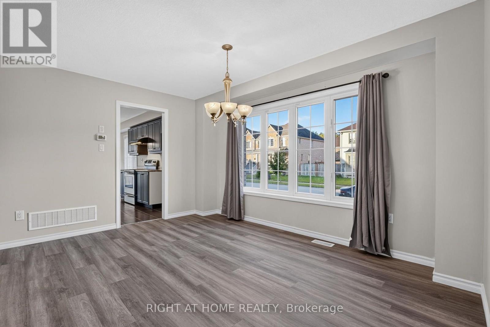 8460 Sweet Chestnut Drive, Niagara Falls, Ontario  L2H 0N2 - Photo 9 - X13867362