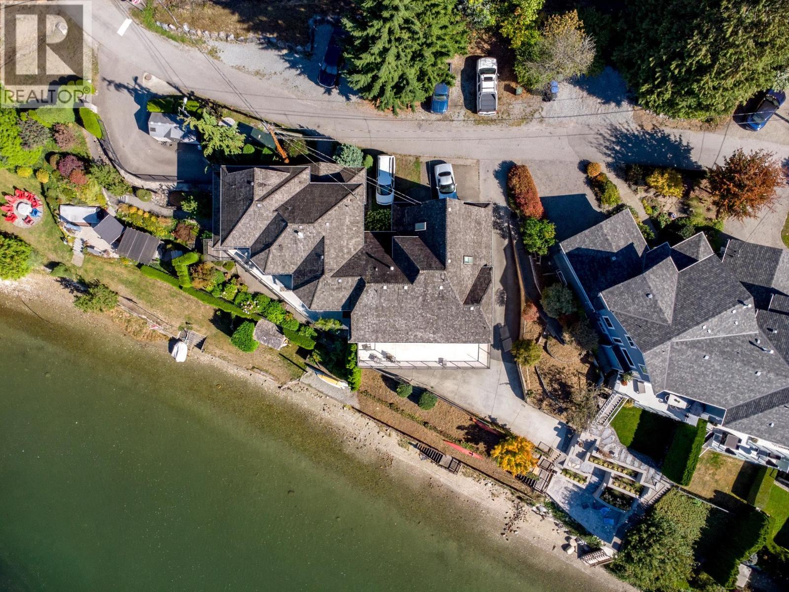 1678 BEACH AVENUE, Port Moody, British Columbia