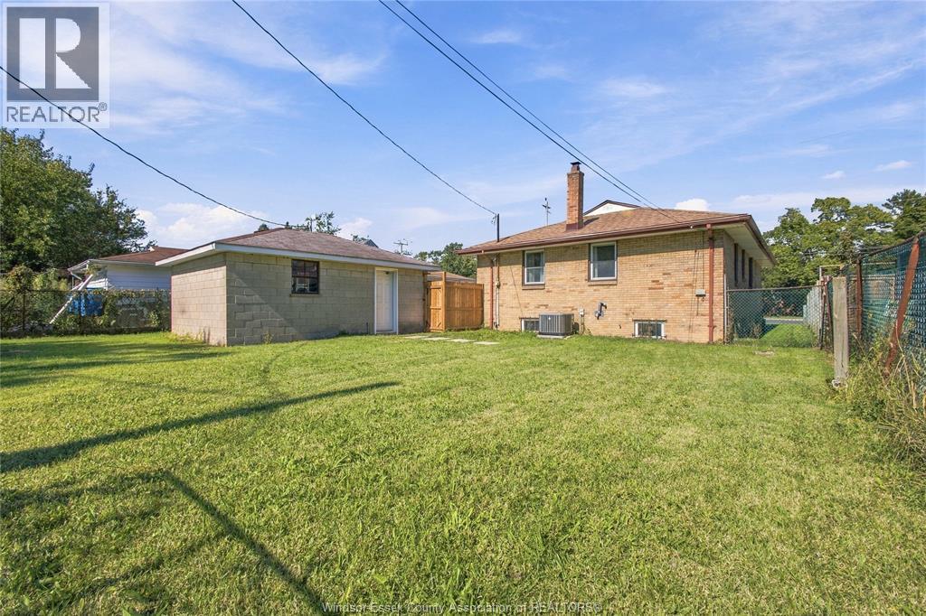 4245 Wyandotte Street East, Windsor, Ontario  N8Y 1G8 - Photo 37 - 26024623