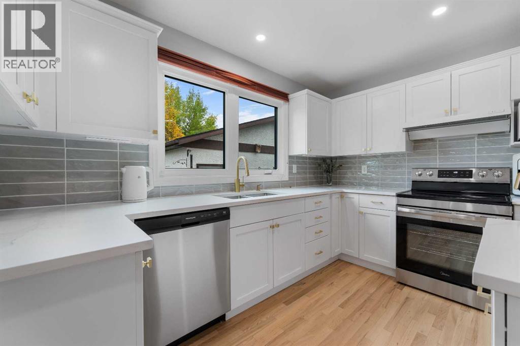 479 Bracewood Crescent SW, Calgary, Alberta  T2W 3B7 - Photo 21 - A2348213