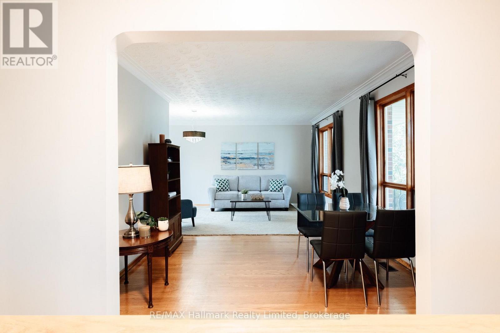 41 WILLIAM STREET Guelph (St. George's) Ontario Canada N1E5E2 2