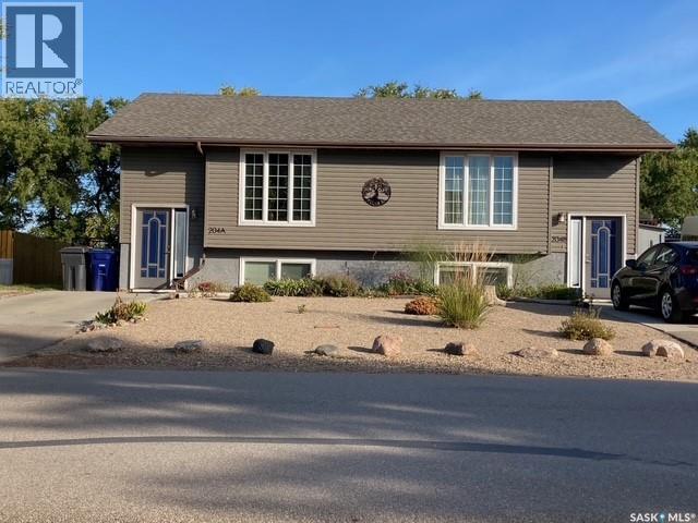 204 A & B 5th AVENUE, caronport, Saskatchewan