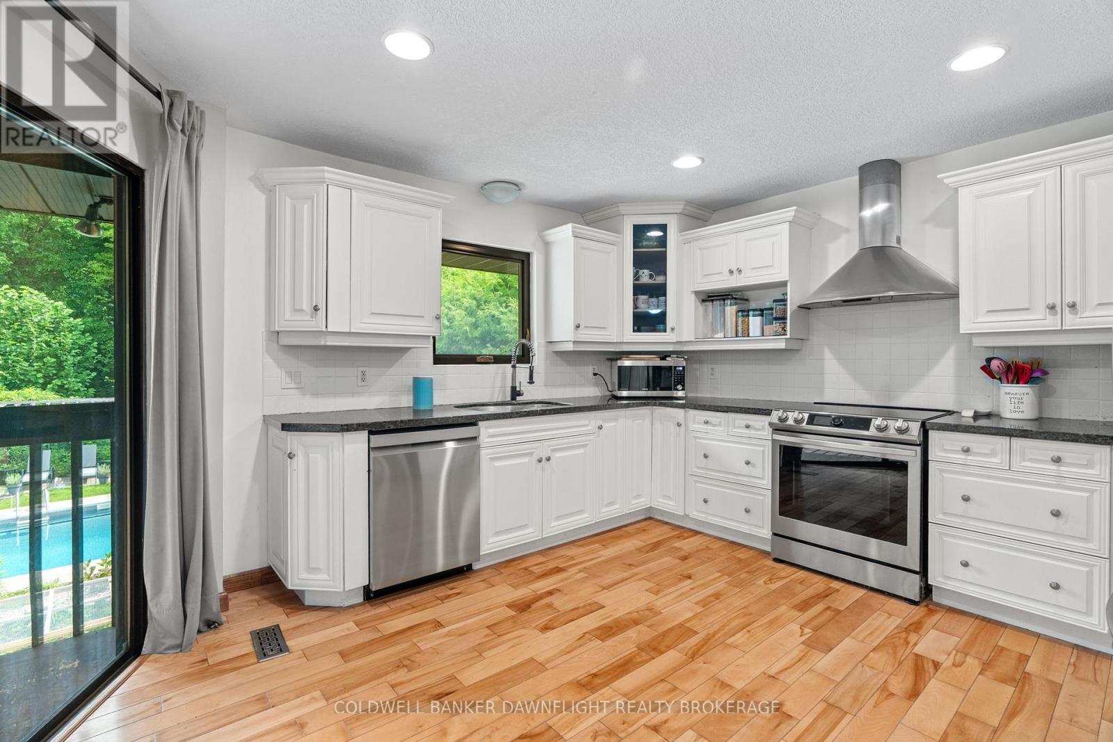 16 Lansdowne Park Crescent, Middlesex Centre, Ontario  N0L 1R0 - Photo 10 - X13867604