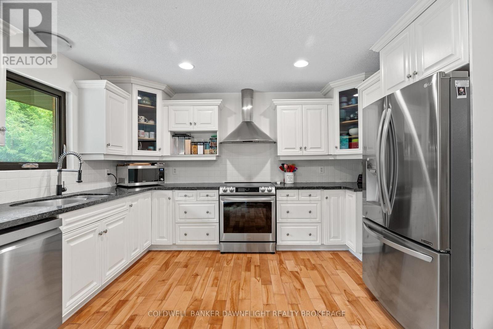 16 Lansdowne Park Crescent, Middlesex Centre, Ontario  N0L 1R0 - Photo 9 - X13867604