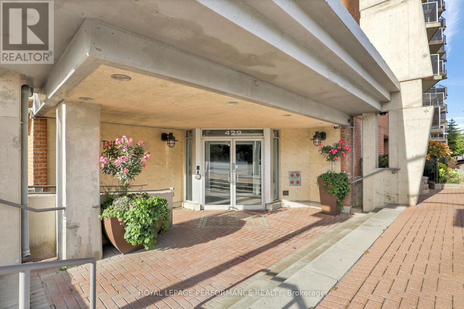 429 Somerset Street W, Ottawa, Ontario  K2P 2P5 - Photo 2 - X13867498