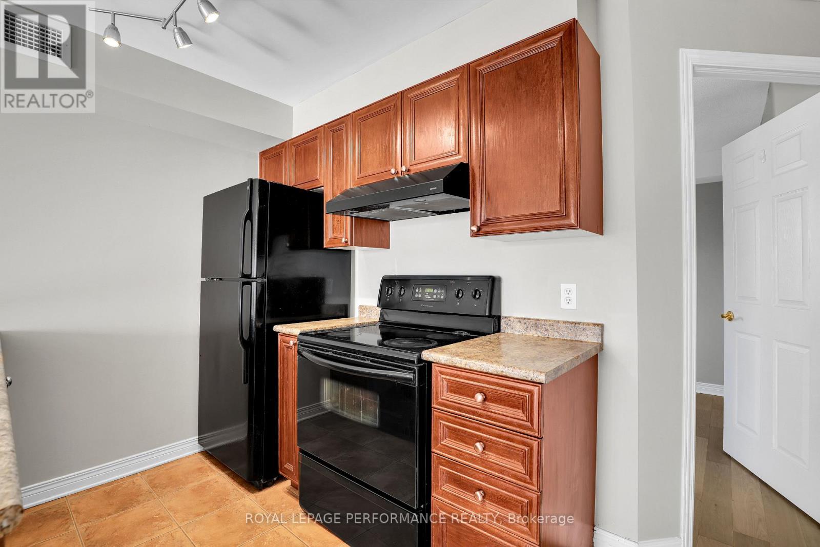 429 Somerset Street W, Ottawa, Ontario  K2P 2P5 - Photo 8 - X13867498