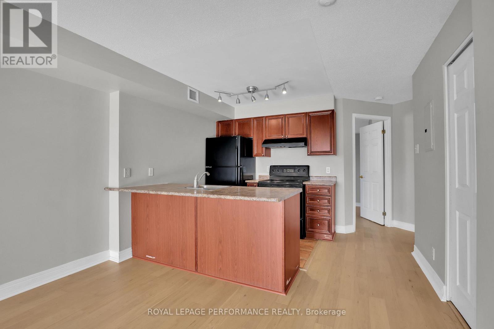 429 Somerset Street W, Ottawa, Ontario  K2P 2P5 - Photo 9 - X13867498