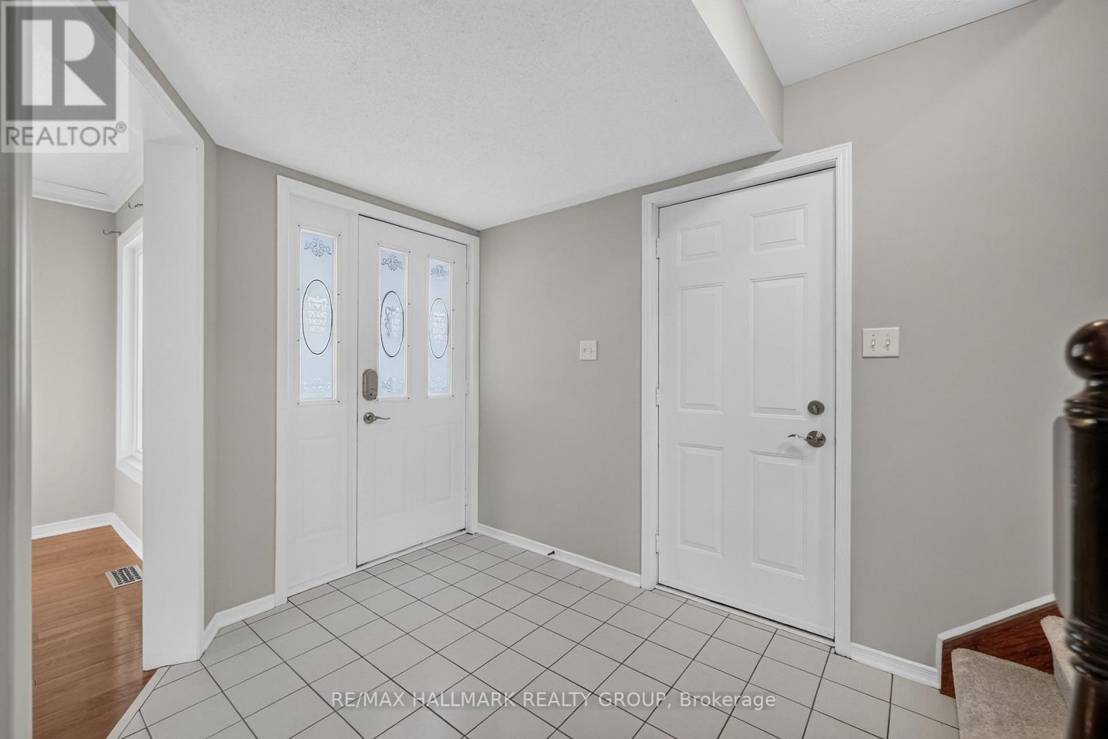 6601 Windsong Avenue, Ottawa, Ontario  K1C 6N1 - Photo 4 - X13867502