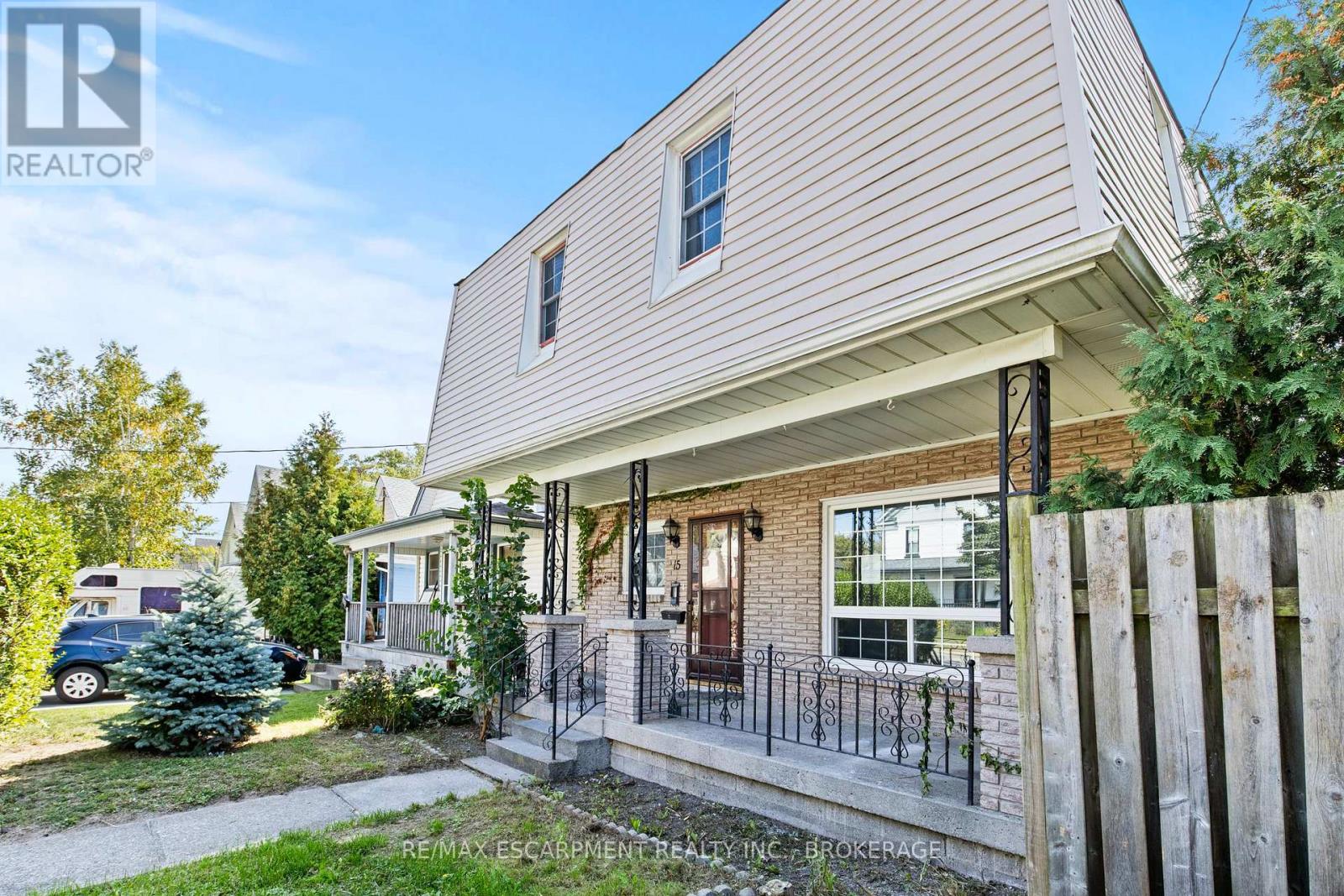 Upper - 15 Mccormick Street, Welland, Ontario  L3C 4L8 - Photo 2 - X13867548