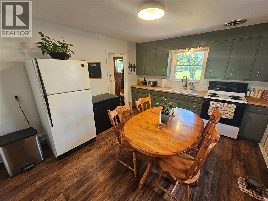 235 Eureka Street, Petrolia, Ontario  N0N 1R0 - Photo 16 - 26024467