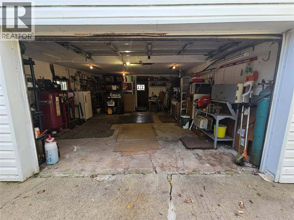 235 Eureka Street, Petrolia, Ontario  N0N 1R0 - Photo 8 - 26024467