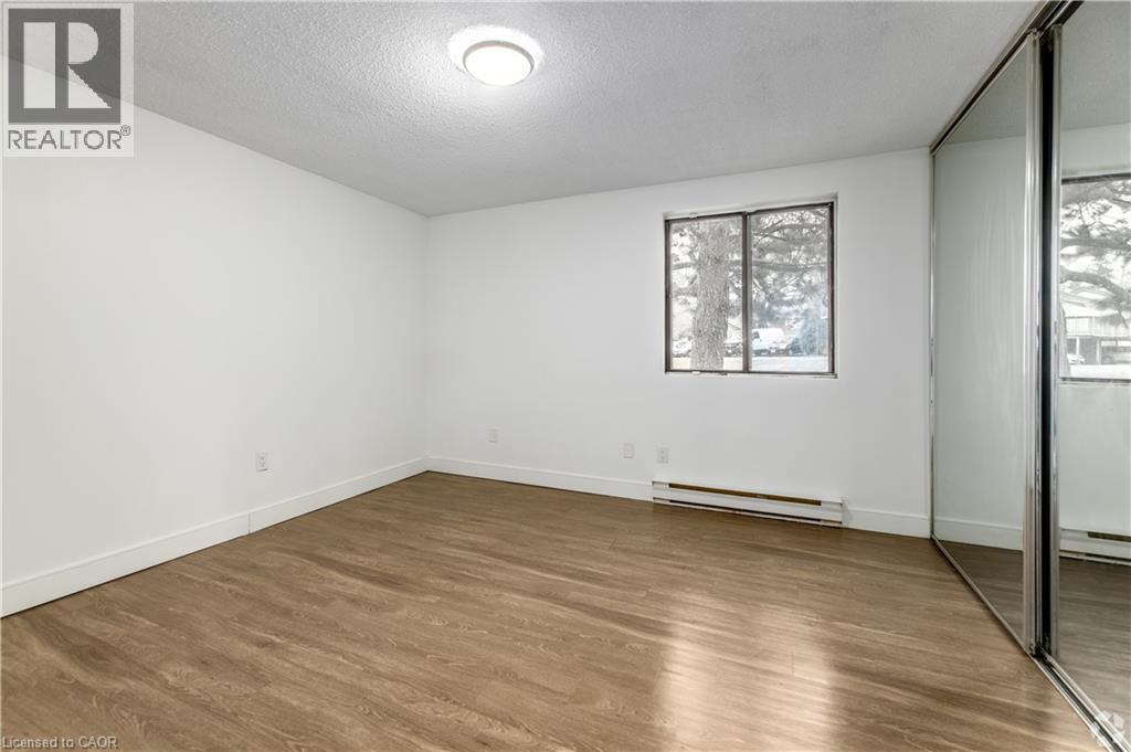 565 Belmont Avenue W Unit# 0033, Kitchener, Ontario  N2M 5E7 - Photo 6 - 40869447