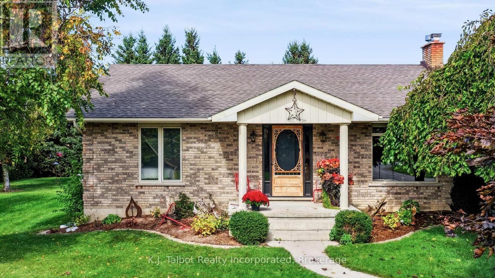33786 Crystal Springs Road, R. R. #1 Road, Bluewater, Ontario N0M 1G0 - Photo 2 - X13867562