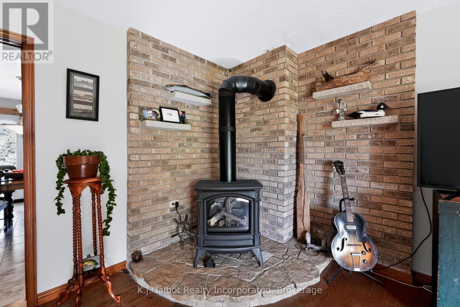 33786 Crystal Springs Road, R. R. #1 Road, Bluewater, Ontario N0M 1G0 - Photo 20 - X13867562