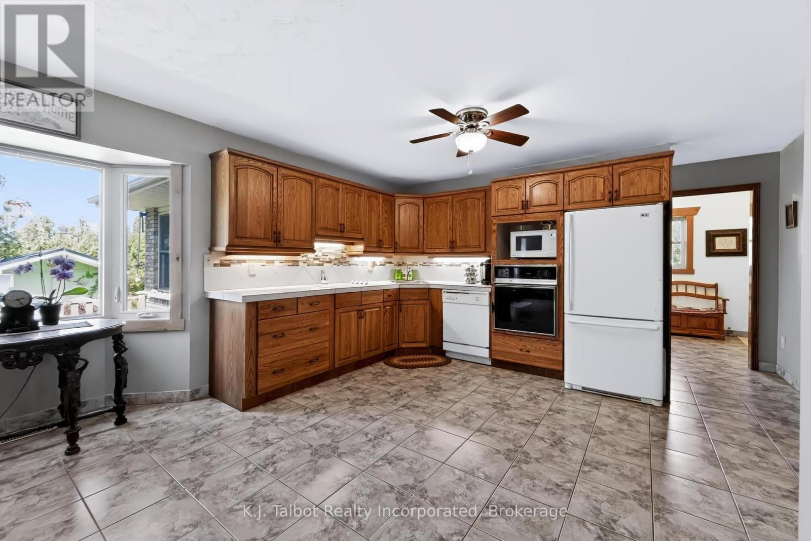 33786 Crystal Springs Road, R. R. #1 Road, Bluewater, Ontario N0M 1G0 - Photo 23 - X13867562
