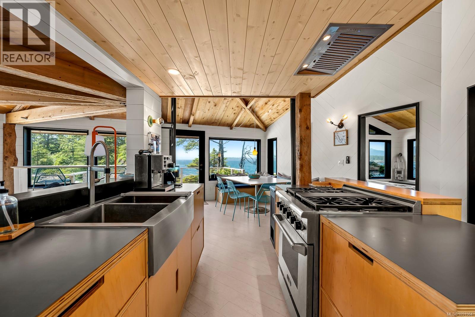 0 Frank Island, Tofino, British Columbia  V0R 2Z0 - Photo 36 - 1051564