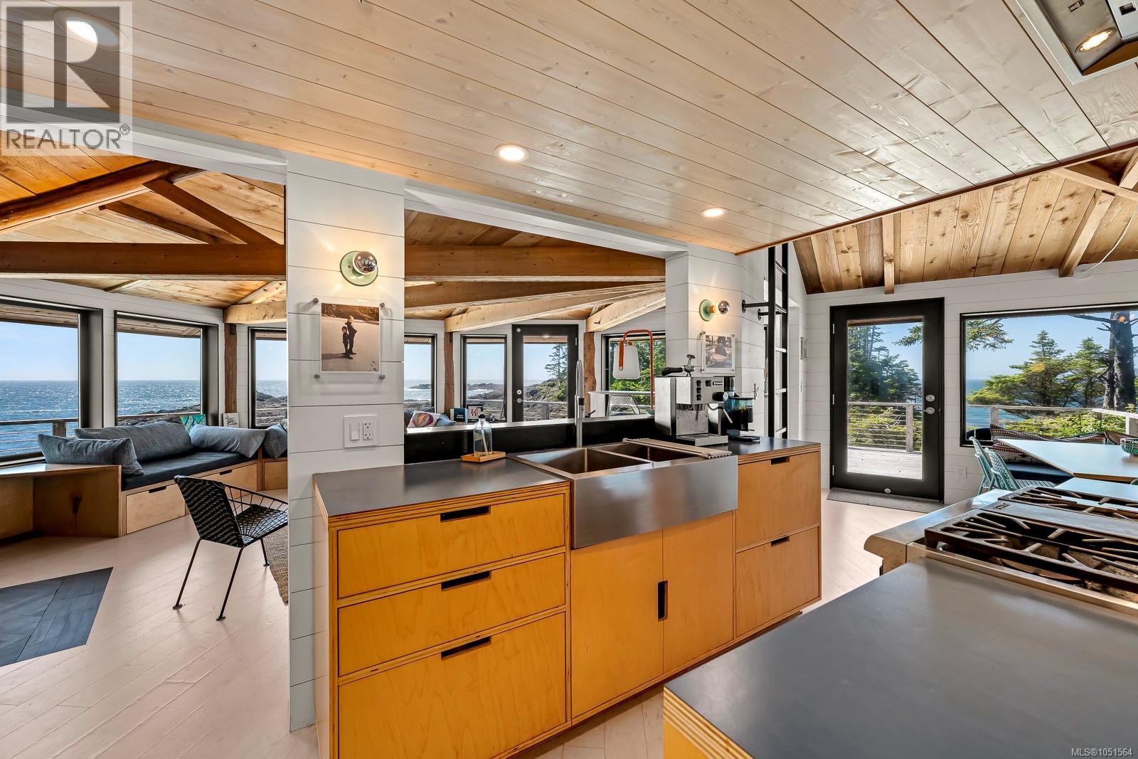 0 Frank Island, Tofino, British Columbia  V0R 2Z0 - Photo 37 - 1051564