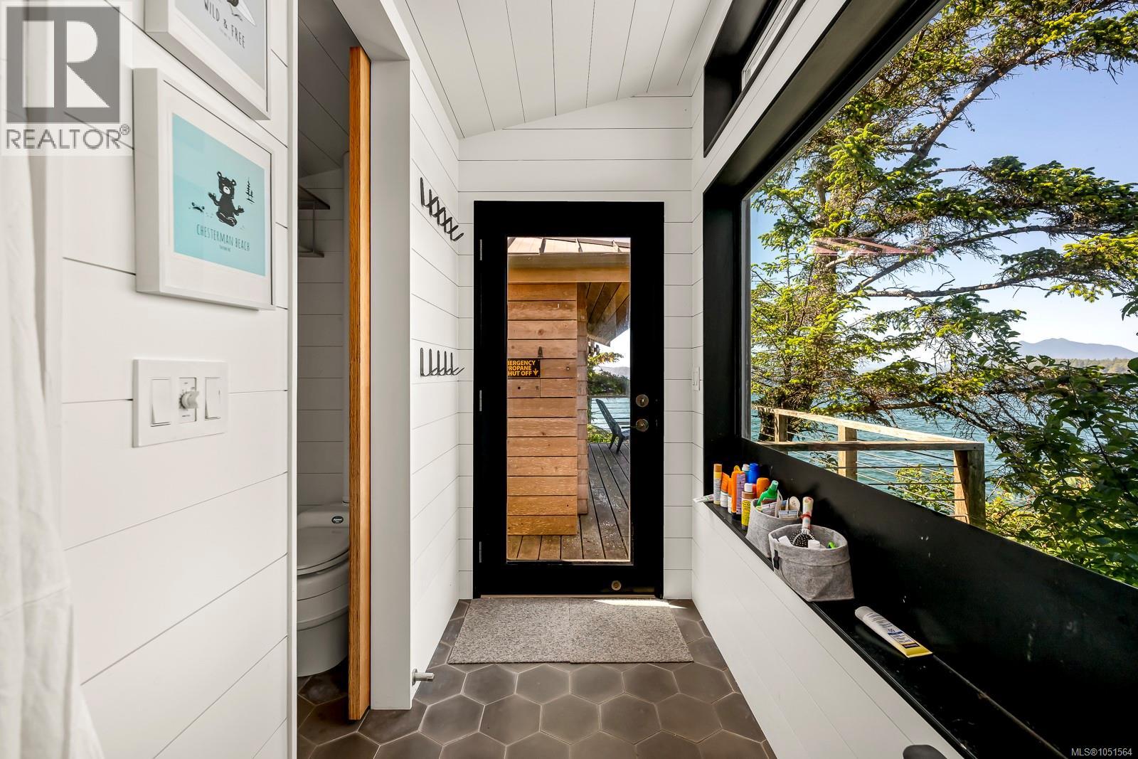 0 Frank Island, Tofino, British Columbia  V0R 2Z0 - Photo 47 - 1051564
