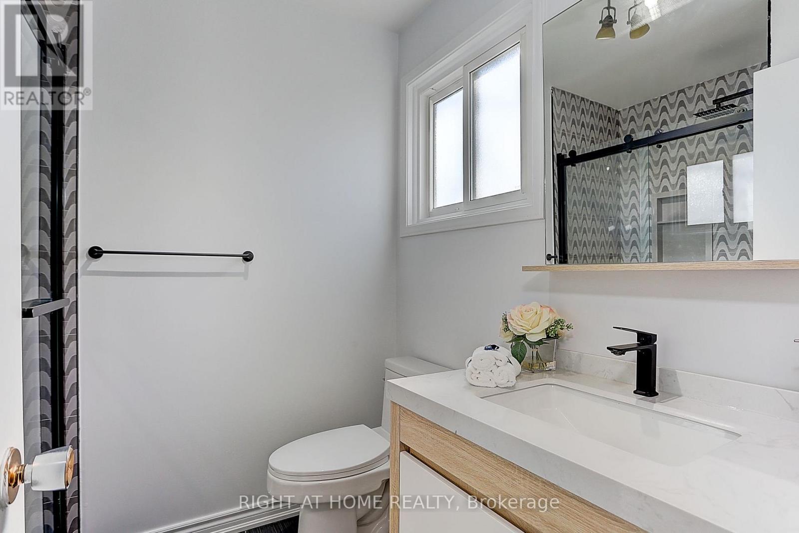Ground Unit - 87 Stockdale Crescent, Richmond Hill (North Richvale), Ontario  L4C 3T1 - Photo 11 - N13867436