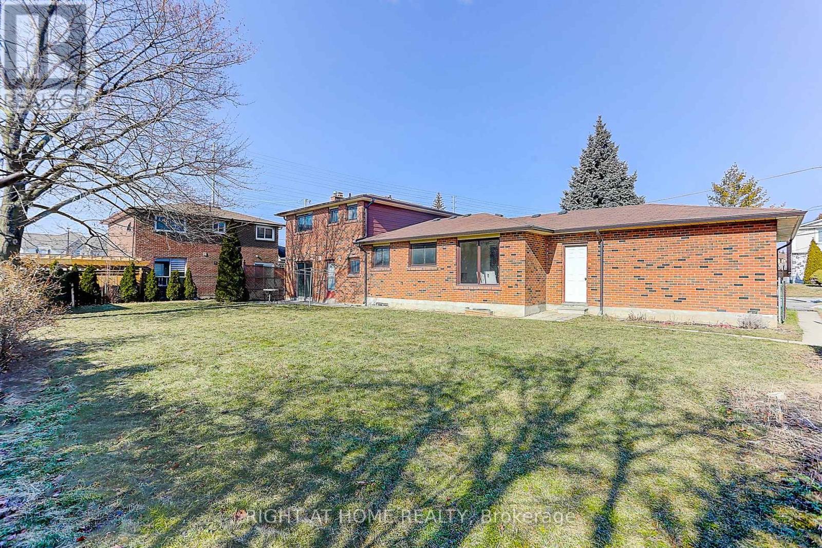 Ground Unit - 87 Stockdale Crescent, Richmond Hill (North Richvale), Ontario  L4C 3T1 - Photo 12 - N13867436