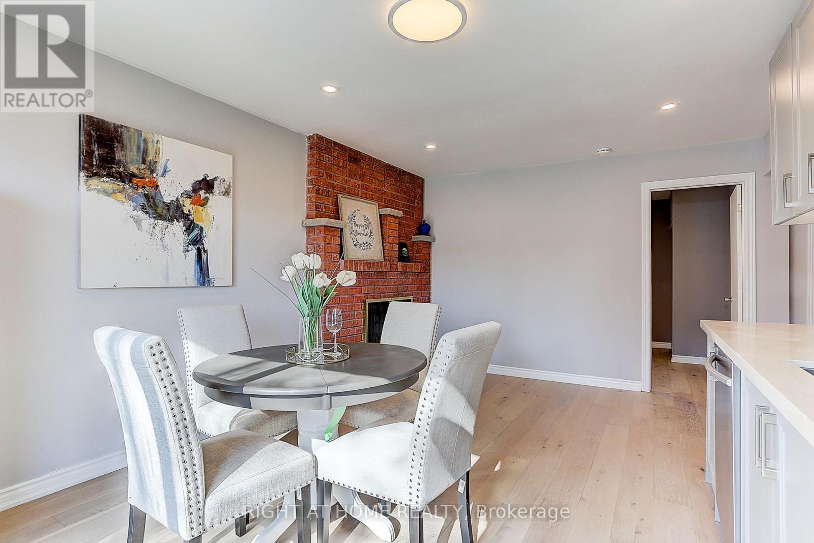 Ground Unit - 87 Stockdale Crescent, Richmond Hill (North Richvale), Ontario  L4C 3T1 - Photo 4 - N13867436